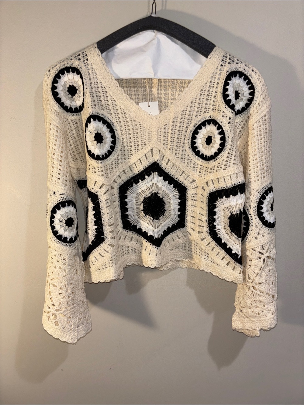 NWT Women’s Crochet V-Neck Pullover Sweater - Cream & Black